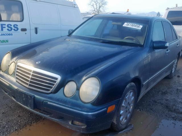 WDBJF65J81B351623 - 2001 MERCEDES-BENZ E 320 GREEN photo 2