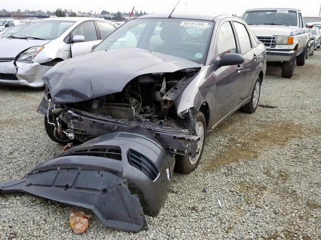 1FAHP34N37W220414 - 2007 FORD FOCUS ZX4 GRAY photo 2