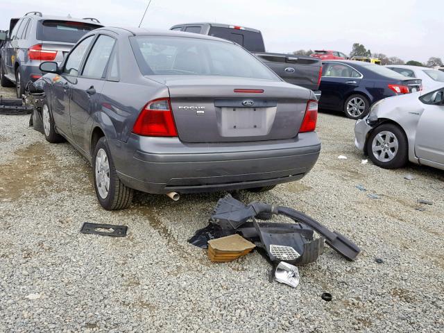 1FAHP34N37W220414 - 2007 FORD FOCUS ZX4 GRAY photo 3