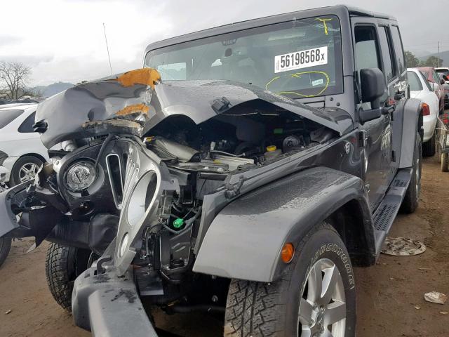 1C4HJWEG8JL894645 - 2018 JEEP WRANGLER U GRAY photo 2