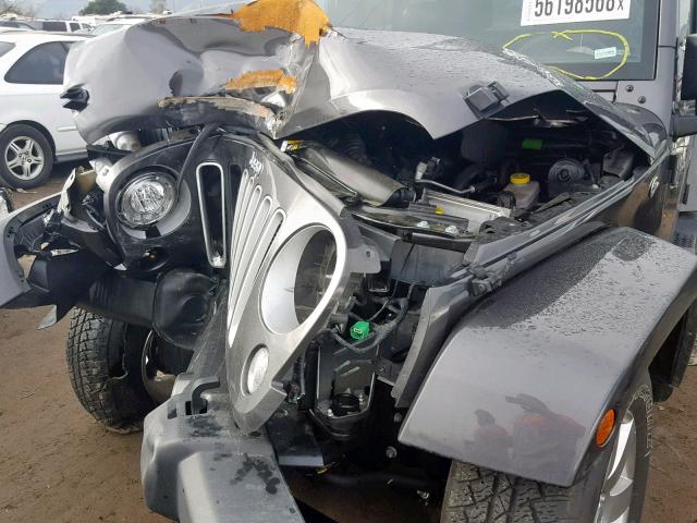 1C4HJWEG8JL894645 - 2018 JEEP WRANGLER U GRAY photo 9