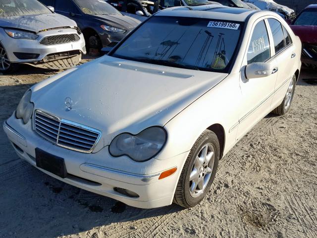 WDBRF61J62F277878 - 2002 MERCEDES-BENZ C 240 WHITE photo 2