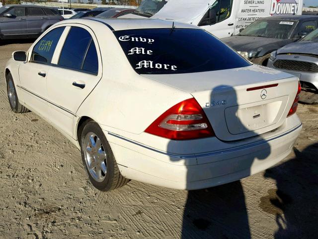 WDBRF61J62F277878 - 2002 MERCEDES-BENZ C 240 WHITE photo 3