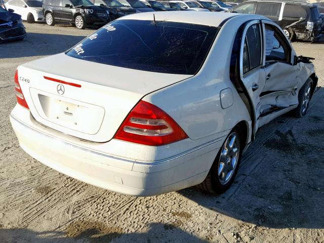 WDBRF61J62F277878 - 2002 MERCEDES-BENZ C 240 WHITE photo 4