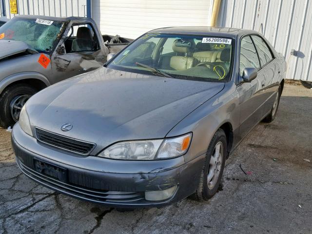 JT8BF28G2W5044970 - 1998 LEXUS ES 300 TWO TONE photo 2