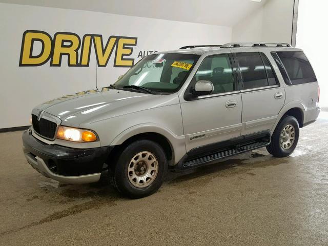 5LMRU27L5WLJ29584 - 1998 LINCOLN NAVIGATOR ვერცხლისფერი ფოტო 2