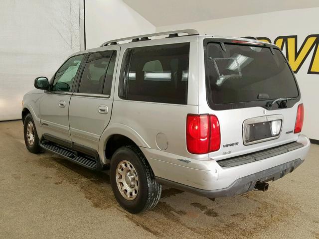 5LMRU27L5WLJ29584 - 1998 LINCOLN NAVIGATOR ვერცხლისფერი ფოტო 3