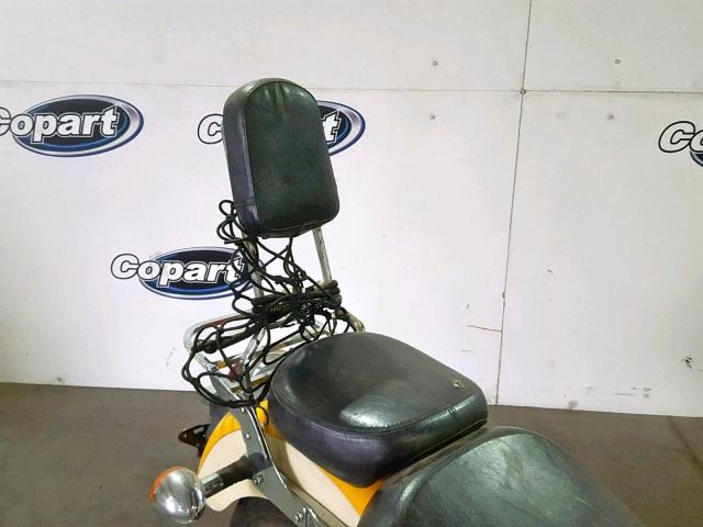 1HFSC3232WA300219 - 1998 HONDA VT1100 C2 YELLOW photo 6