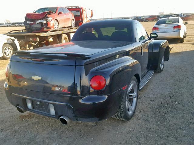 1GCES14H55B120717 - 2005 CHEVROLET SSR BLACK photo 4