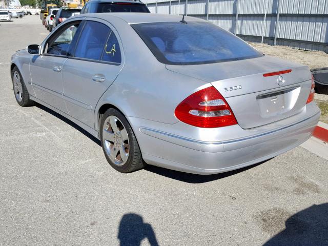 WDBUF70J03A184435 - 2003 MERCEDES-BENZ E 500 SILVER photo 3