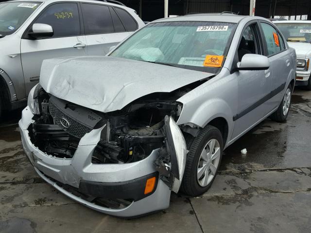 KNADE123366156293 - 2006 KIA RIO SILVER photo 2