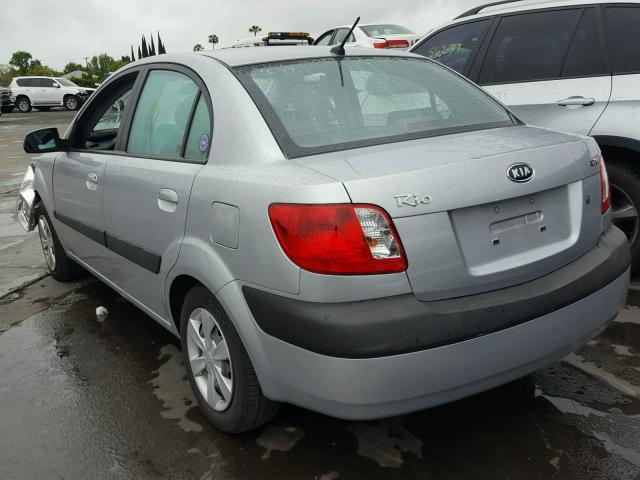 KNADE123366156293 - 2006 KIA RIO SILVER photo 3