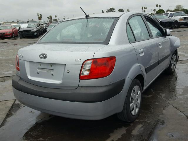 KNADE123366156293 - 2006 KIA RIO SILVER photo 4