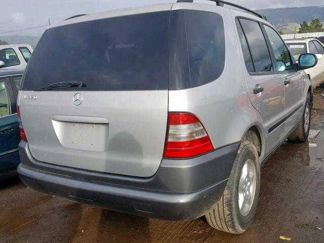 4JGAB54EXWA023009 - 1998 MERCEDES-BENZ ML 320 SILVER photo 4