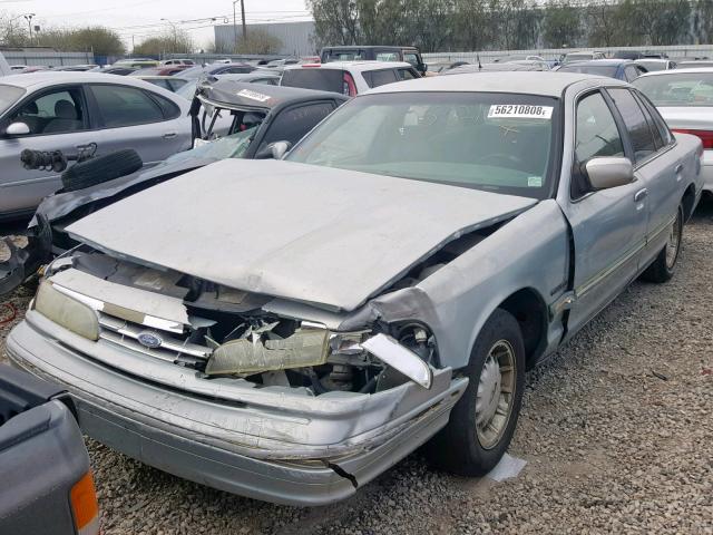 2FALP74W4SX129630 - 1995 FORD CROWN VICT SILVER photo 2