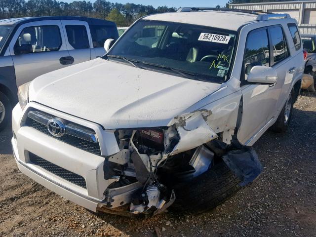 JTEZU5JRXD5054951 - 2013 TOYOTA 4RUNNER SR WHITE photo 2