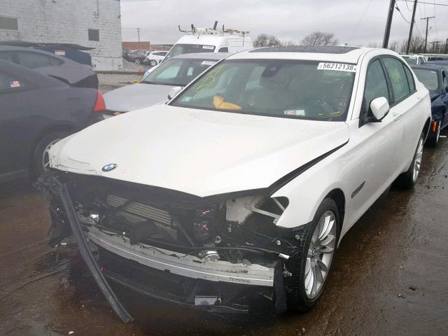 WBAYF8C56DD139925 - 2013 BMW 750 LXI WHITE photo 2