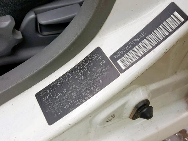 KNADC125756391334 - 2005 KIA RIO WHITE photo 10