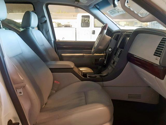 5LMEU88H24ZJ34991 - 2004 LINCOLN AVIATOR 白色 照片 5