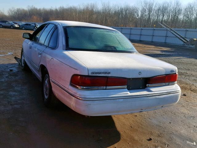 2FALP74W1TX120370 - 1996 FORD CROWN VICT WHITE photo 3