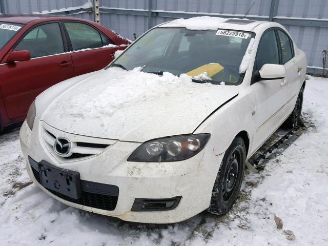 JM1BK323181873189 - 2008 MAZDA 3 S WHITE photo 2