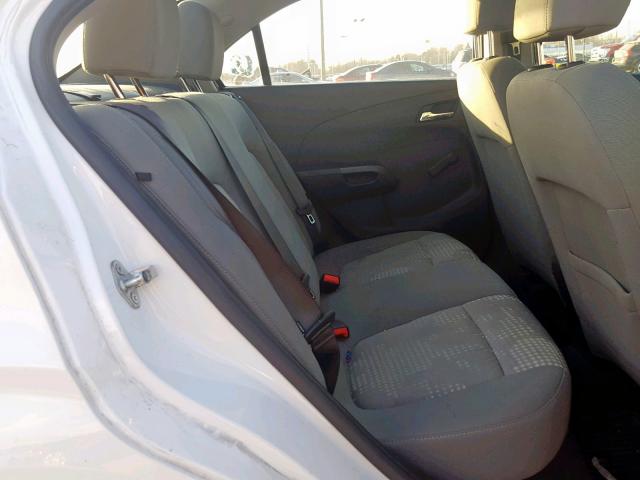 1G1JB5SH2D4127757 - 2013 CHEVROLET SONIC LS 白色 照片 6