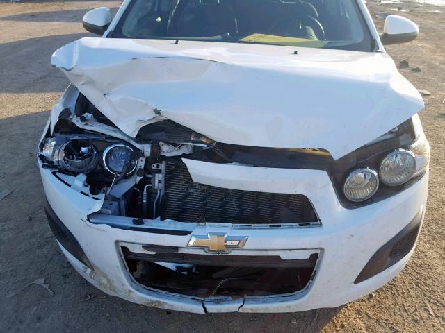 1G1JB5SH2D4127757 - 2013 CHEVROLET SONIC LS 白色 照片 7