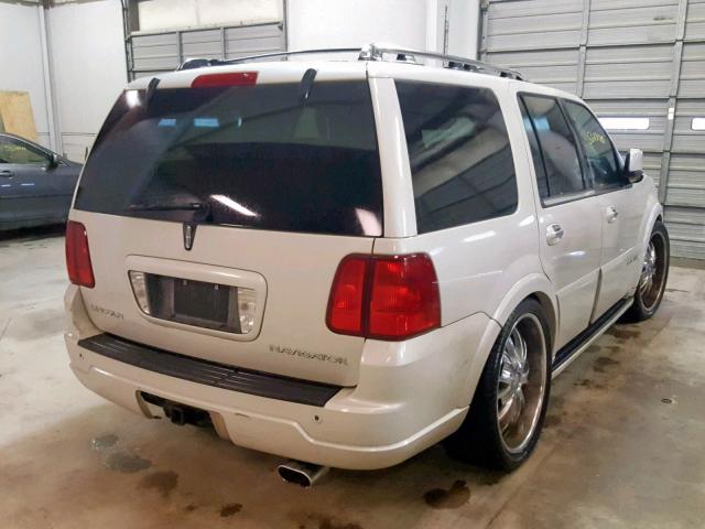 5LMFU27585LJ15634 - 2005 LINCOLN NAVIGATOR WHITE photo 4