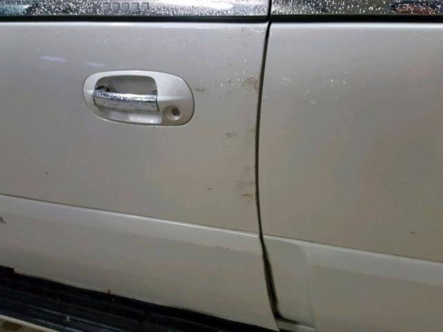 5LMFU27585LJ15634 - 2005 LINCOLN NAVIGATOR WHITE photo 9