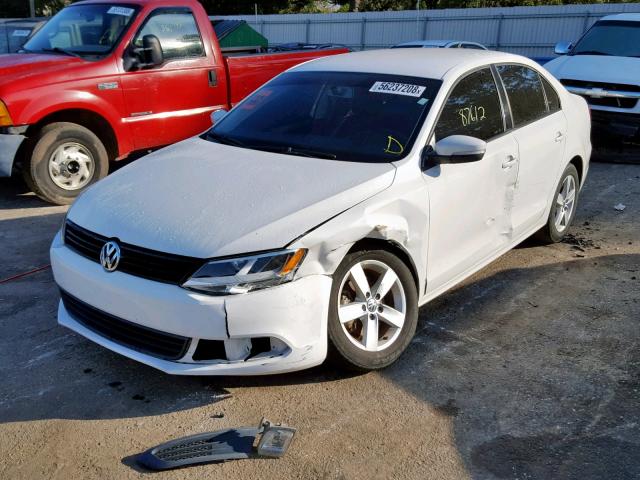 3VW3L7AJ6CM375135 - 2012 VOLKSWAGEN JETTA TDI WHITE photo 2