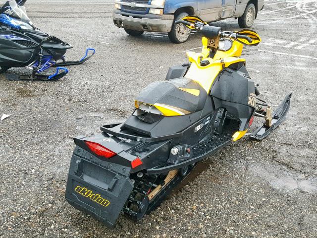 2BPSMXCD5CV000226 - 2012 SKI DOO MXZ YELLOW photo 4