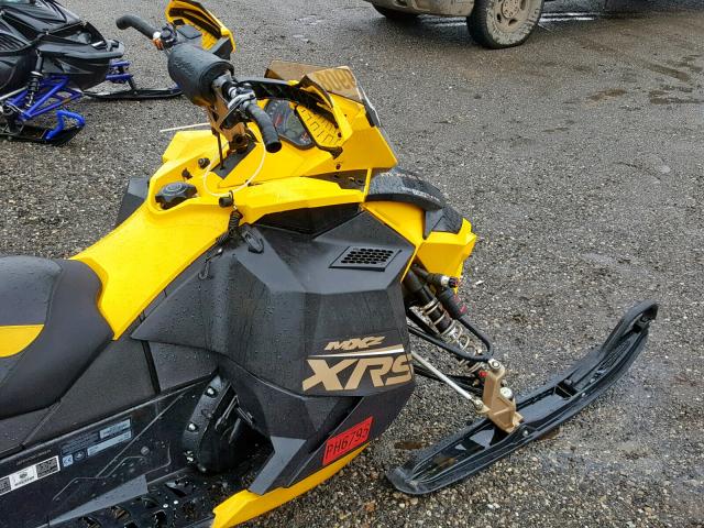 2BPSMXCD5CV000226 - 2012 SKI DOO MXZ YELLOW photo 5