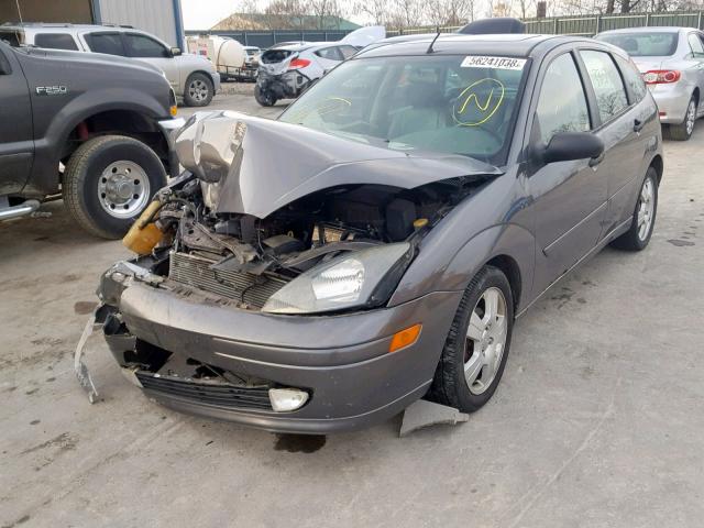 3FAFP37373R192342 - 2003 FORD FOCUS ZX5 GRAY photo 2