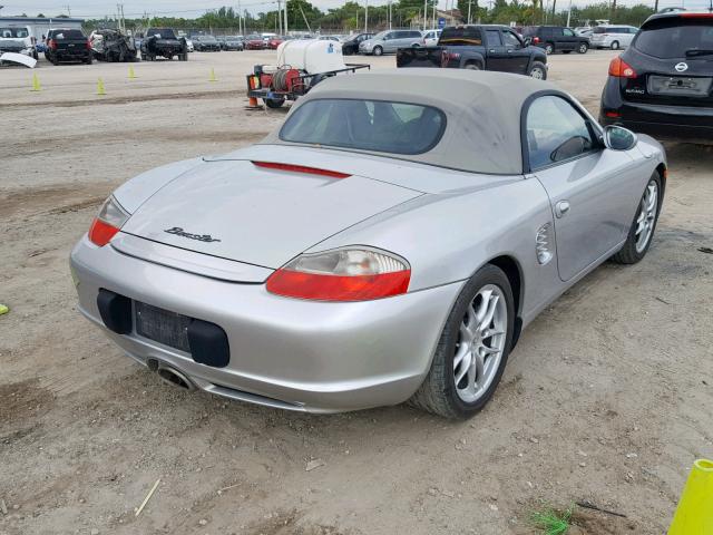 WP0CA29823U624555 - 2003 PORSCHE BOXSTER SILVER photo 4