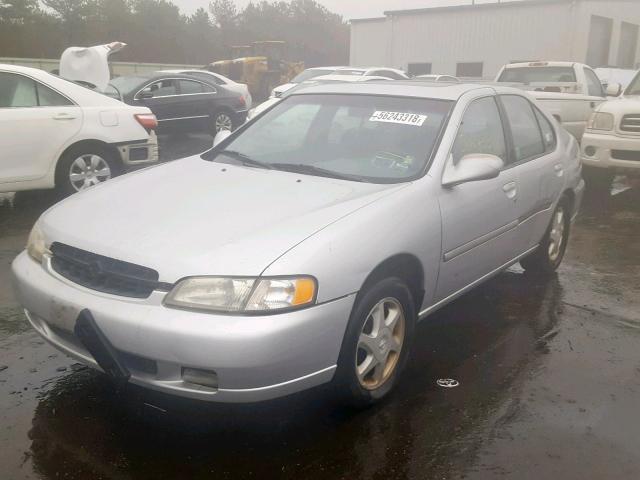 1N4DL01DXWC185567 - 1998 NISSAN ALTIMA XE SILVER photo 2