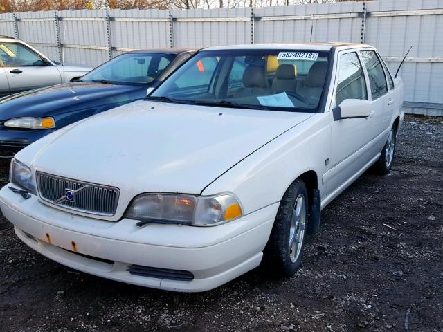 YV1LS56D7X2588535 - 1999 VOLVO S70 GLT WHITE photo 2