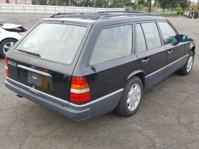 WDBEA90D8LF134541 - 1990 MERCEDES-BENZ 300 TE BLACK photo 4