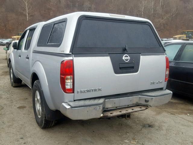 1N6AD07WX7C429610 - 2007 NISSAN FRONTIER C SILVER photo 3