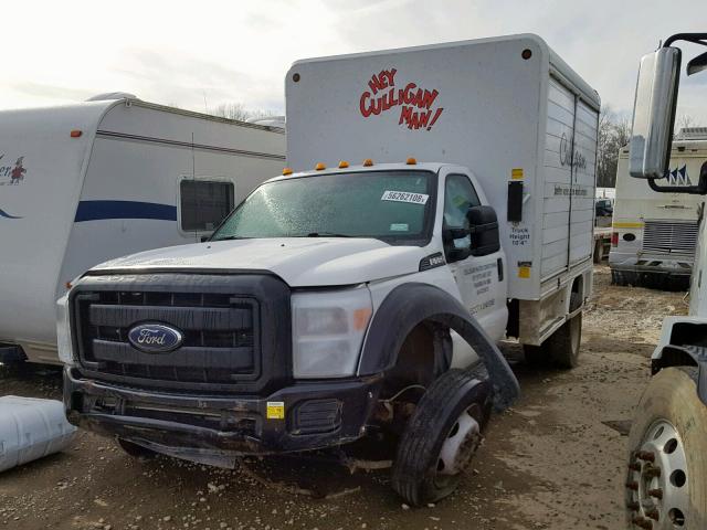 1FDUF5GTXFEC58997 - 2015 FORD F550 SUPER WHITE photo 2