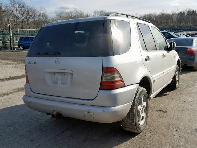 4JGAB54E5YA220690 - 2000 MERCEDES-BENZ ML 320 SILVER photo 4