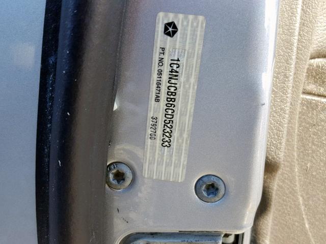 1C4NJCBB6CD523233 - 2012 JEEP COMPASS SP 银色 照片 10