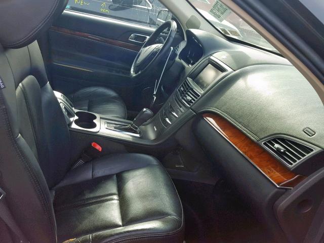 2LMHJ5AT1DBL54216 - 2013 LINCOLN MKT BLACK photo 5