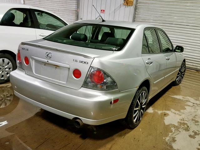 JTHBD192X40082122 - 2004 LEXUS IS 300 SILVER photo 4