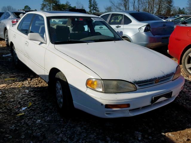 4T1BG12K7TU925733 - 1996 TOYOTA CAMRY DX WHITE photo 1