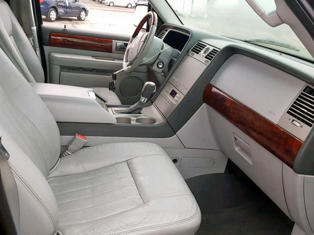 5LMFU27R14LJ08204 - 2004 LINCOLN NAVIGATOR Қара фото 5