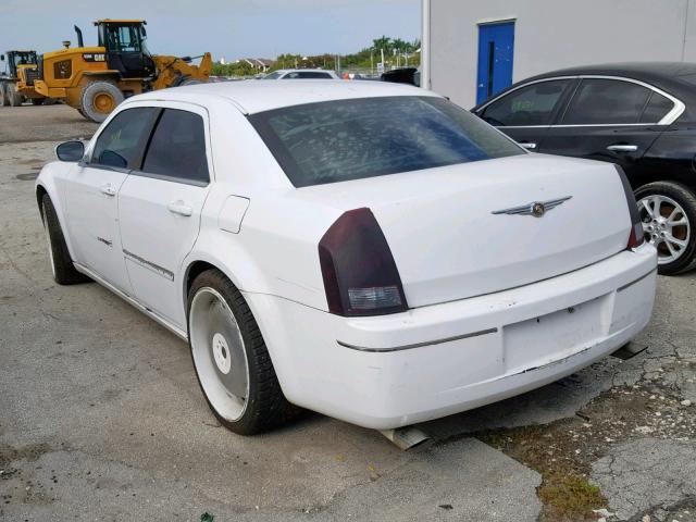 2C3KA53G26H188993 - 2006 CHRYSLER 300 TOURIN WHITE photo 3