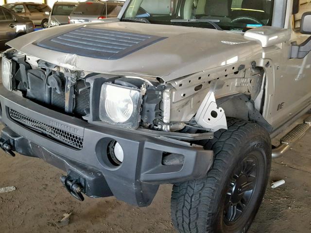 5GTDN136168328023 - 2006 HUMMER H3 BEIGE photo 9