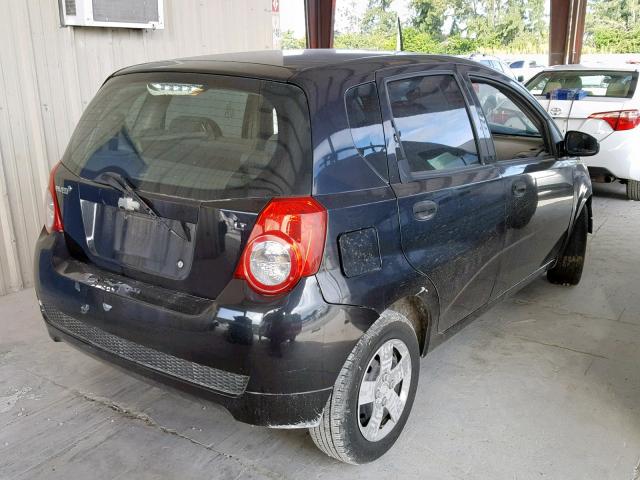 KL1TD66E89B612351 - 2009 CHEVROLET AVEO LS BLACK photo 4