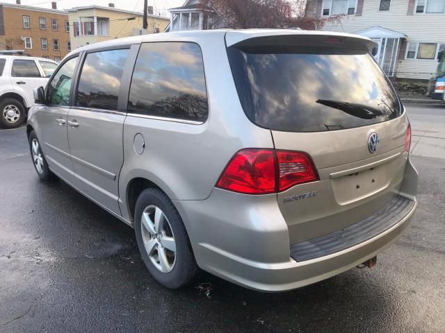 2V8HW34129R584236 - 2009 VOLKSWAGEN ROUTAN SE TAN photo 4