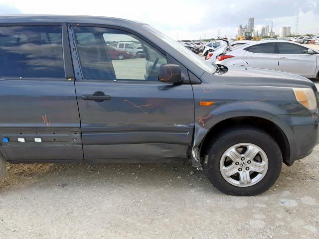 5FNYF28116B045243 - 2006 HONDA PILOT LX GRAY photo 9